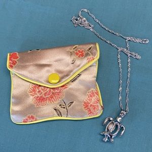 Silver Honu w/Pearl 17" Necklace